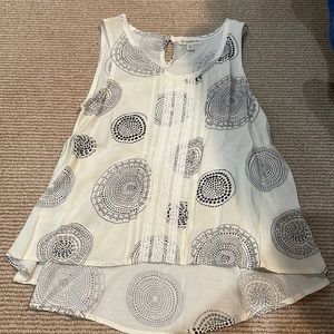 Tucker + Tate top
